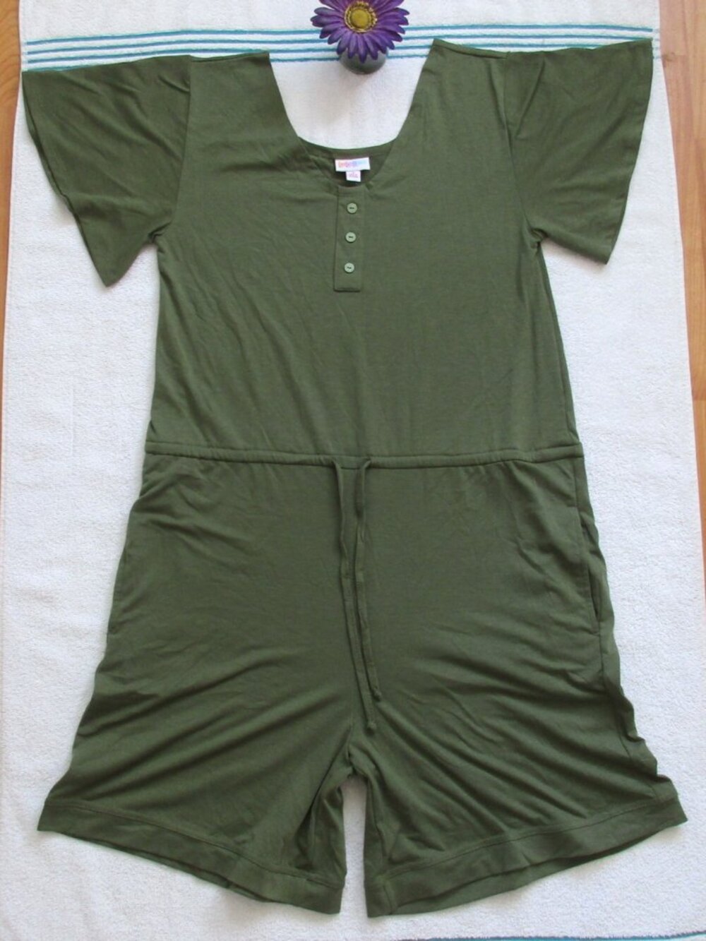 LULAROE Shorts Size Small Green Romper